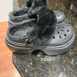 CROCS Kids Black Fuzzy Slippers